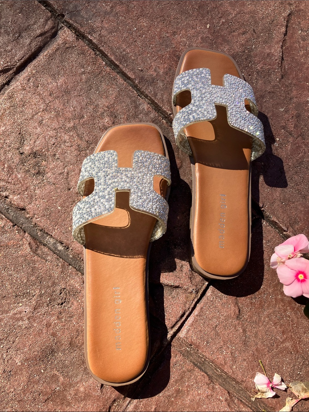 Madden Girl Glitter H-Style Sandals in Silver & Rhinestones w 2 FREE hair clips